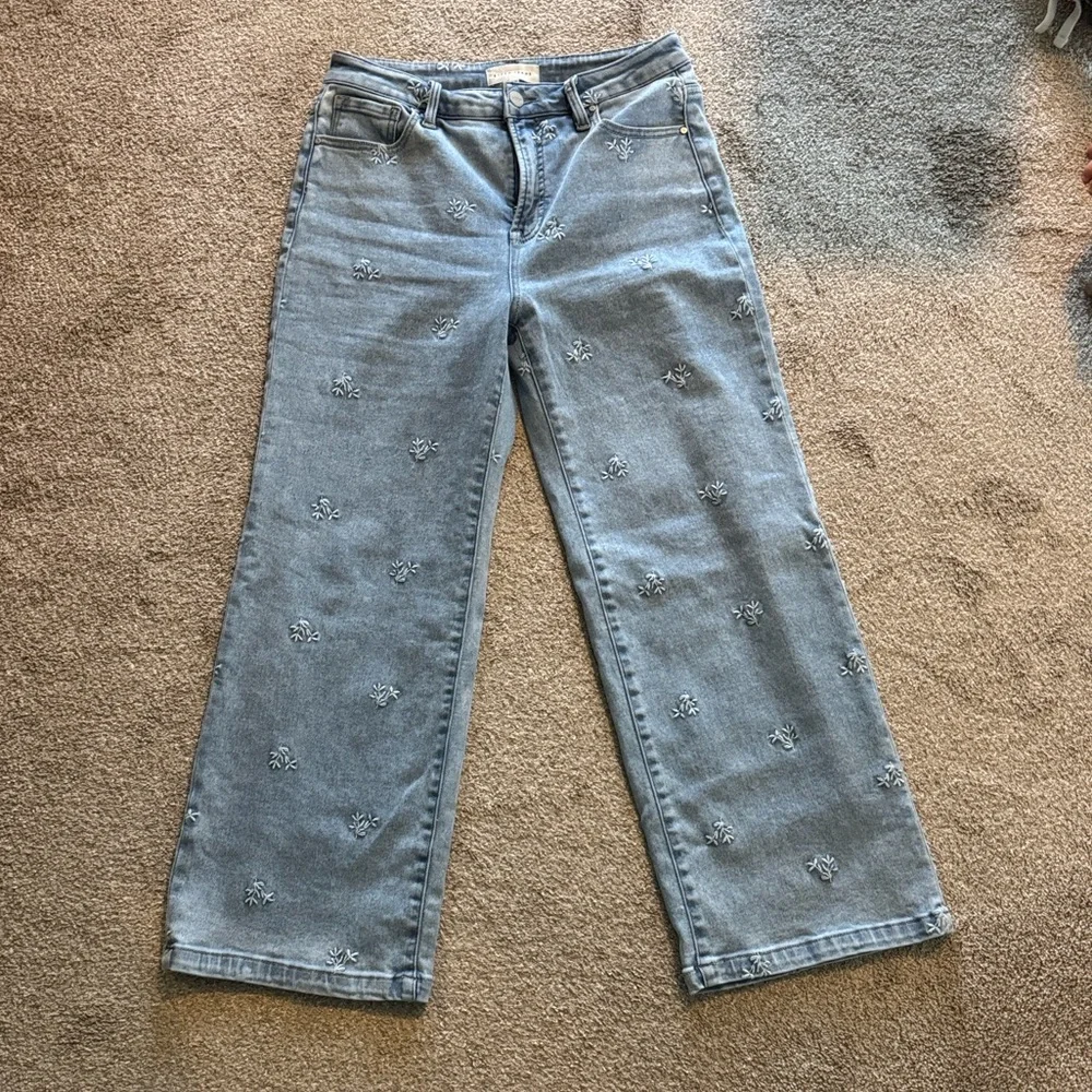 Stylish Embroidered Blue Jeans - Picture 8 of 8